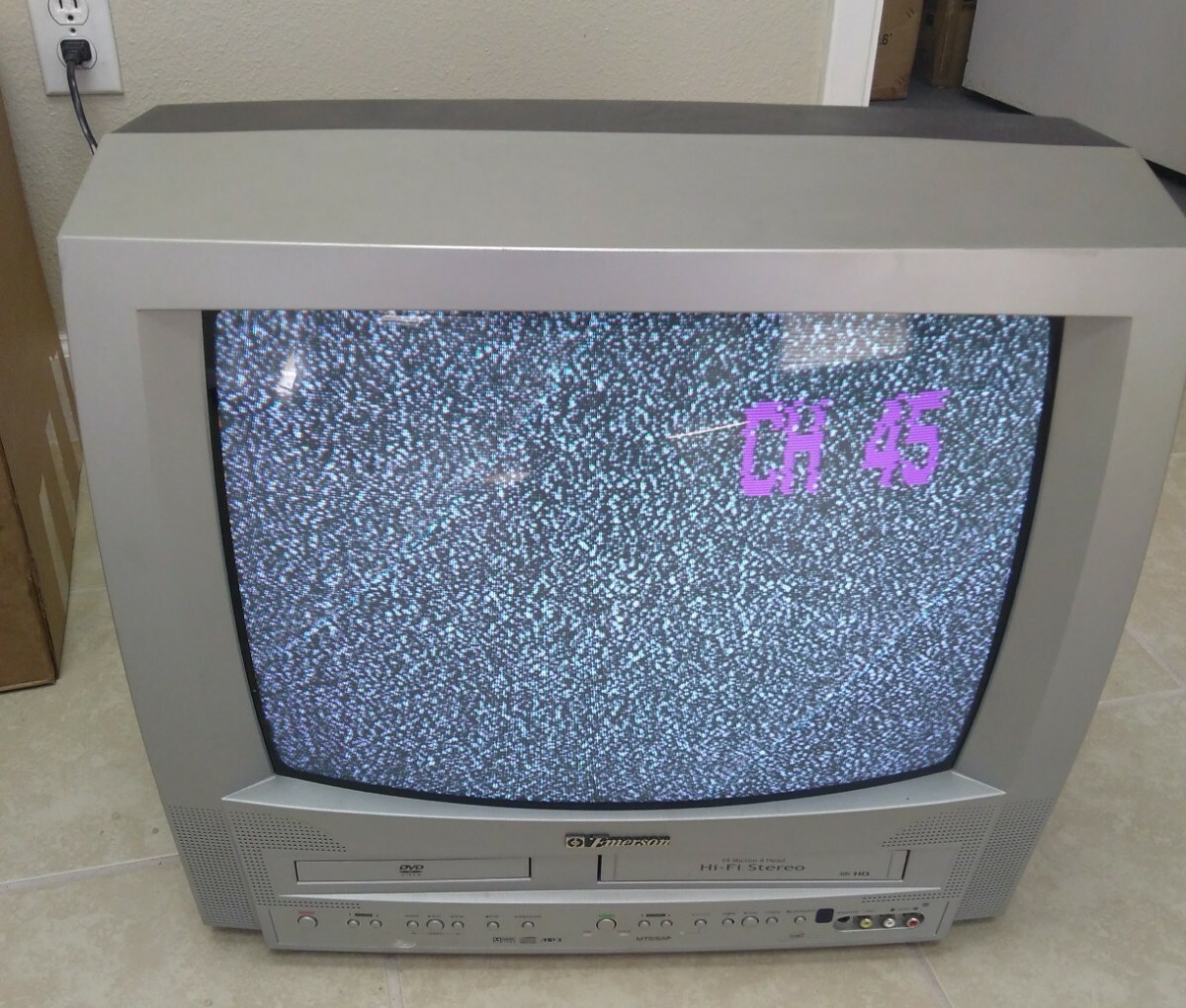 Emerson Ewc19t4 19 Crt Television For Sale Online Ebay