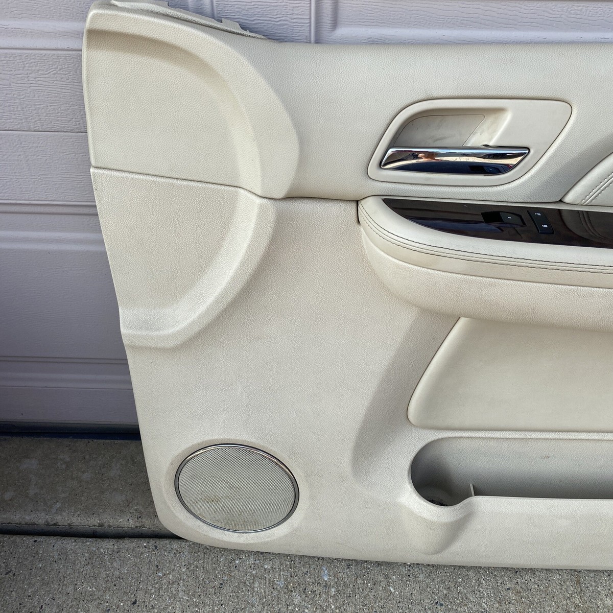 07 08 09 CADILLAC ESCALADE RH PASSENGER SIDE FRONT DOOR PANEL ESV