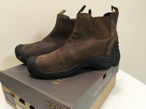 keen detroit slip on