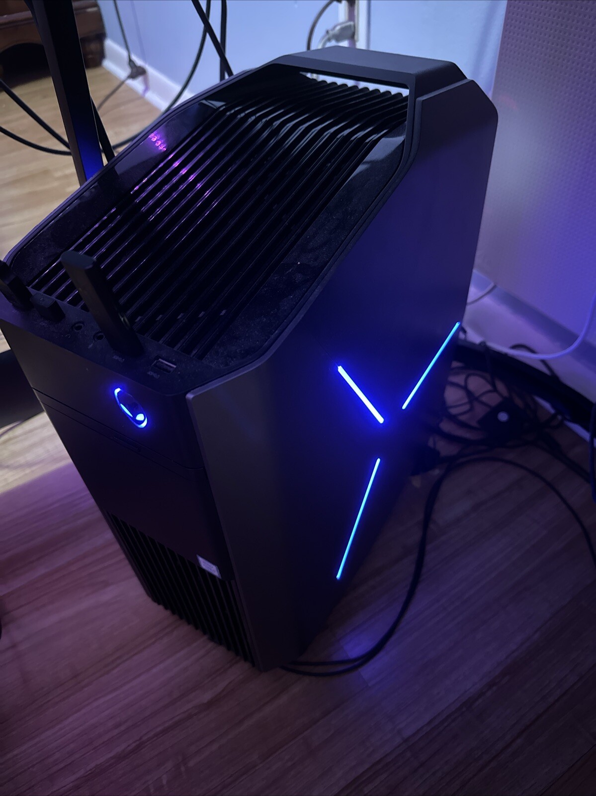 Impaired Alienware Aurora R7, 1TB, 16GB RAM, i7-8700, GeForce GTX 1070 ...