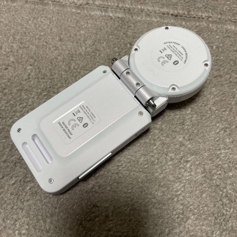 CASIO EXILIM EX-FR100L Separation Digital Camera 10.2Megapixel EX-FR100LWE White - Image 2 of 2