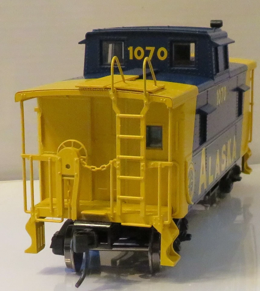 ATLAS Trainman-O-#2003058-1 C&O-Style Steel Center-Cupola Caboose - AK #1070 - Image 3 of 4