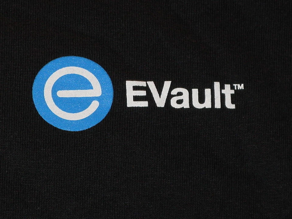 Camiseta “eVault” -Gran Imagen - (XL) Foto 3 de 4