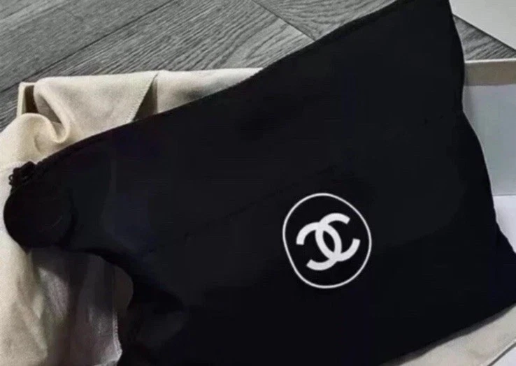 Beauty Pouch VIP New Black Chanel Cosmetic Makeup Case Organizer - Image 4 of 4