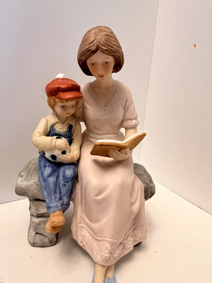 Paul Sebastian 1991 Fine Porcelain Collectable Figurine MOTHER READING TO SON