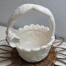 Vintage White Ceramic Spring Woven Basket Flower Tulip Handle Floral Elegant