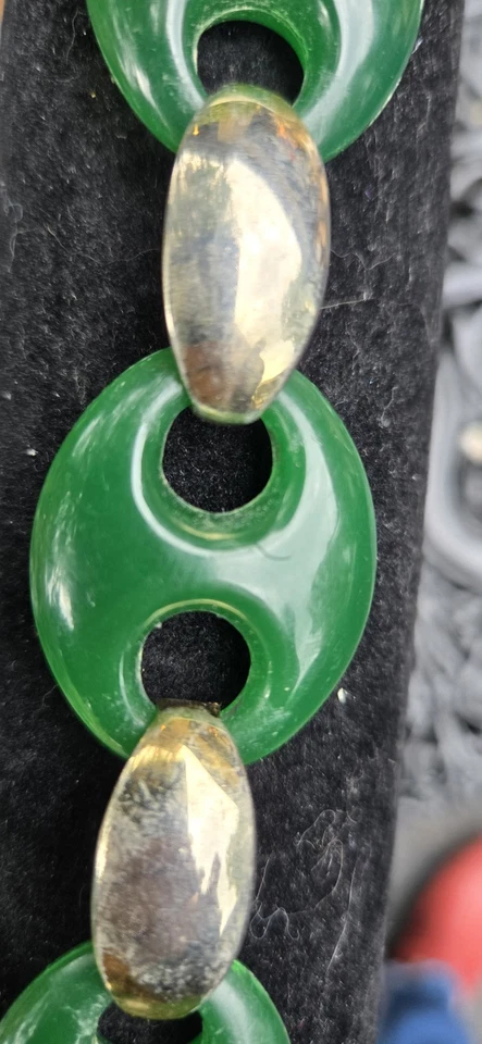 Green Acrylic Bracelet Oval Beads  Goldtone Plated  Link Clasp 8" - Image 2 of 4