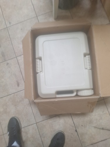 Équipement de camping portable à chasse d'eau Coleman 3,2 gallons 827-802T - Photo 16/16
