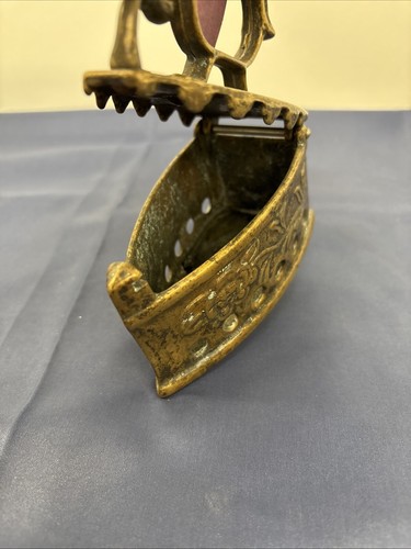 Vintage Brass Sad Iron Hinged Trinket Box from Harrogate House - Picture 5 of 14