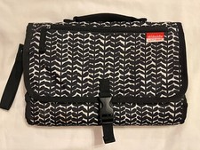 Skidaddle Skip Hop Travel Diaper Changing Station Fold Up Portable Black White