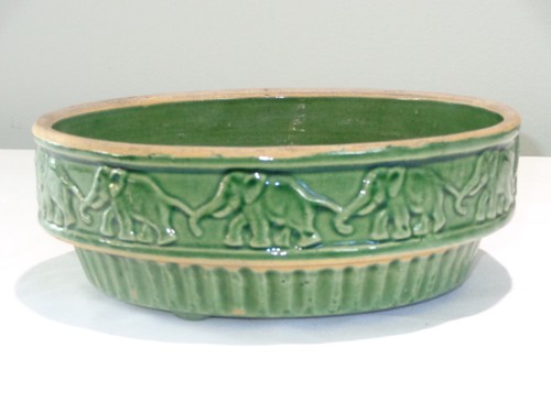Vintage McCoy American Art Pottery Green Bowl Featuring Elephants Trunk to Tail - Picture 2 of 6