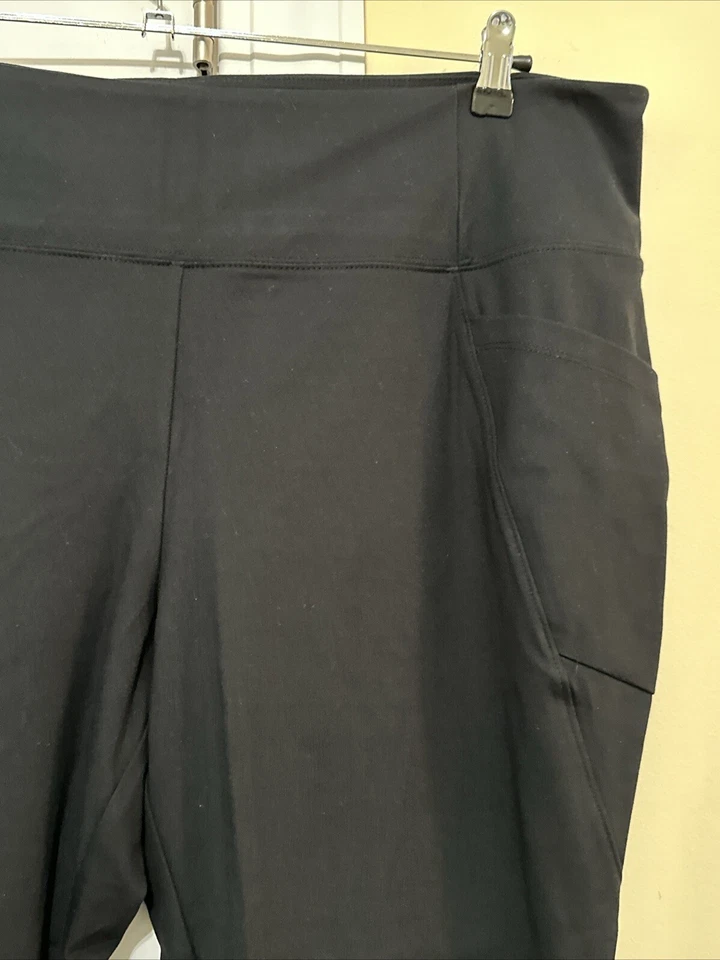 Legging Isaac Mizrahi Soho Petite con Bolsillos Pitch Negro 2XP A561417 Foto 4 de 4