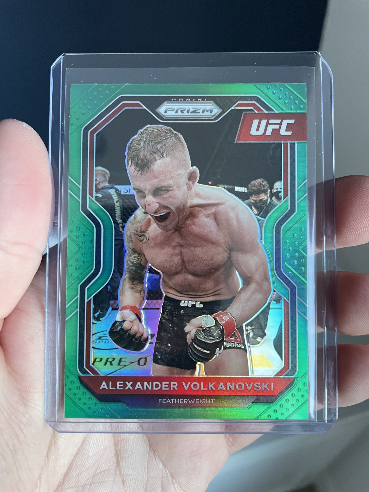 Alexander Volkanovski Green Prizm - 2021 Panini Prizm UFC #36
