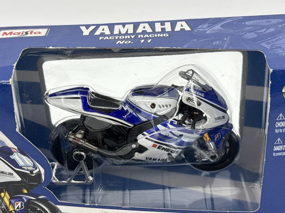 Maisto Yamaha Factory Racing No. 11 Ben Spies 1:18 Die-Cast Motorcycle (2012) - Image 2 of 4