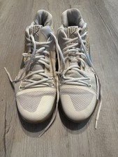 Kyrie Irving Rookie Cards and Autograph Memorabilia Guide 23