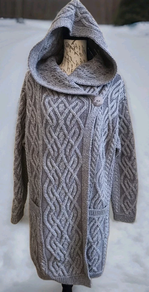 Nuevo con etiquetas Abrigo con Capucha Aran Sweater Market Gris Lana Merino 1 Botón, Talla XL (unisex)