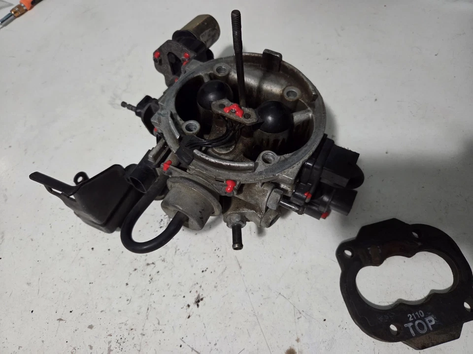 1989 - 1991 Dodge Ram Dakota V8 5.2L 318 TBI Throttle Body Assembly OEM Holley - Image 3 of 4
