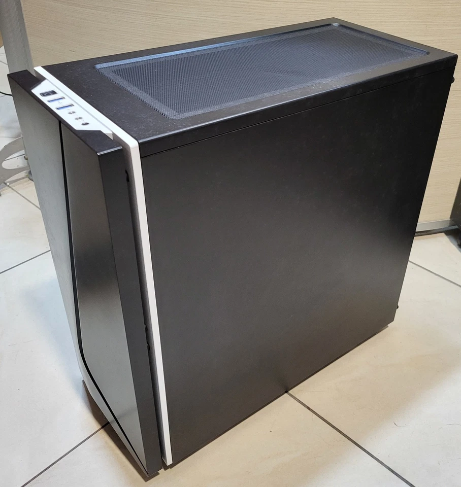 CASE PC CORSAIR MIDTOWER SPEC06 COME NUOVO LATERALE VETRO TRASPARENTE GAMING RGB - Immagine 2 di 4