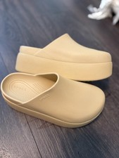 Crocs Dylan Platform Clog Tan/Wheat Women  s W7