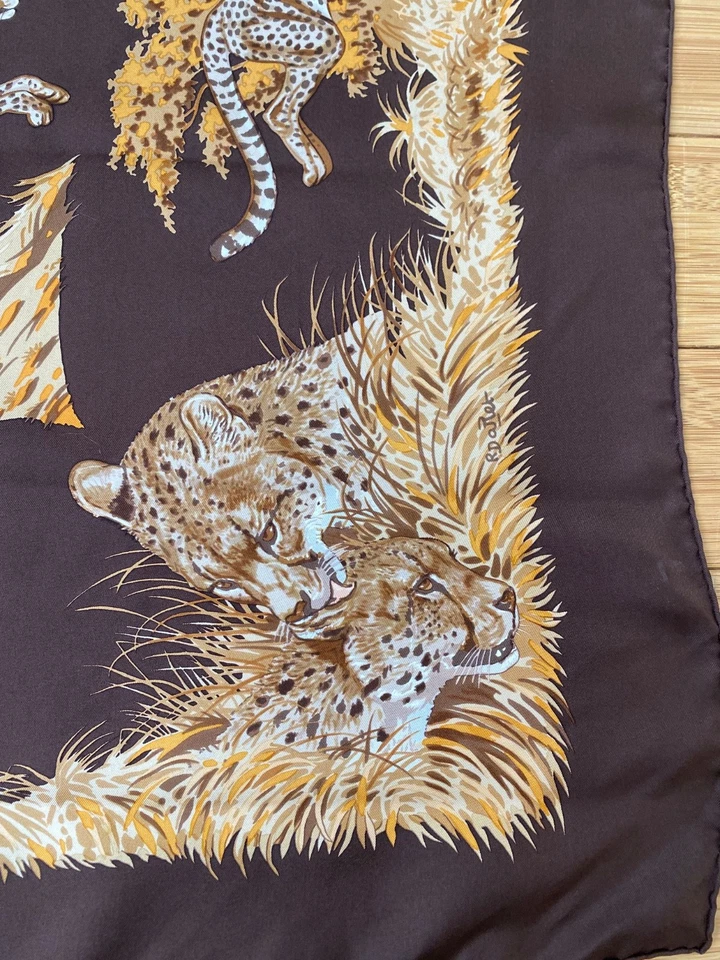Hermes 2007 "Guepards" silk scarf design Robert Dallet Cheetahs, Excellent cond - Image 4 of 4