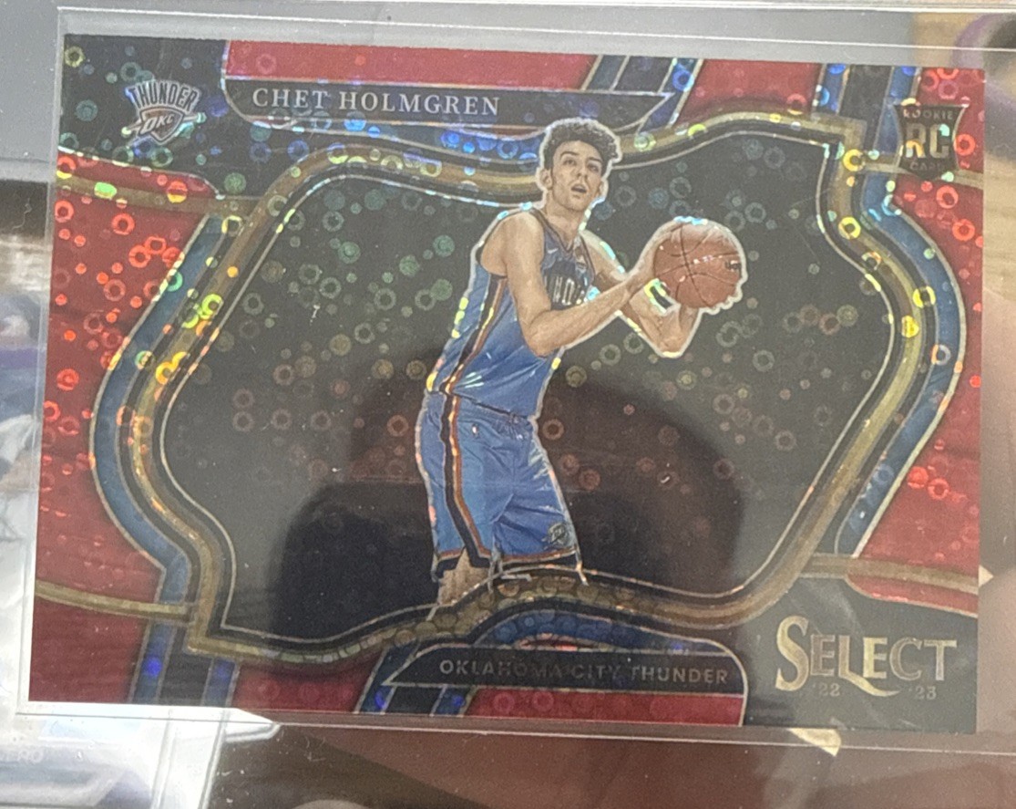 2022-23 Panini Select - Courtside Chet Holmgren #296 Red Disco Prizm /49 (RC)