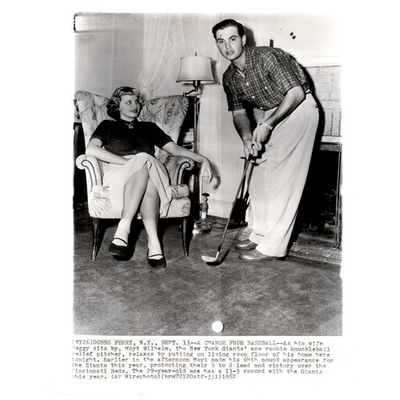 #ad #ad 1952 Original Press Photo Golf Giants#x27; Pitcher Hoyt Wilhelm Putting 8x10quot; AD2 $28.50