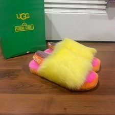 New in Box UGG Fluff Yeah Slides Grade School Size 4Y Women's 5