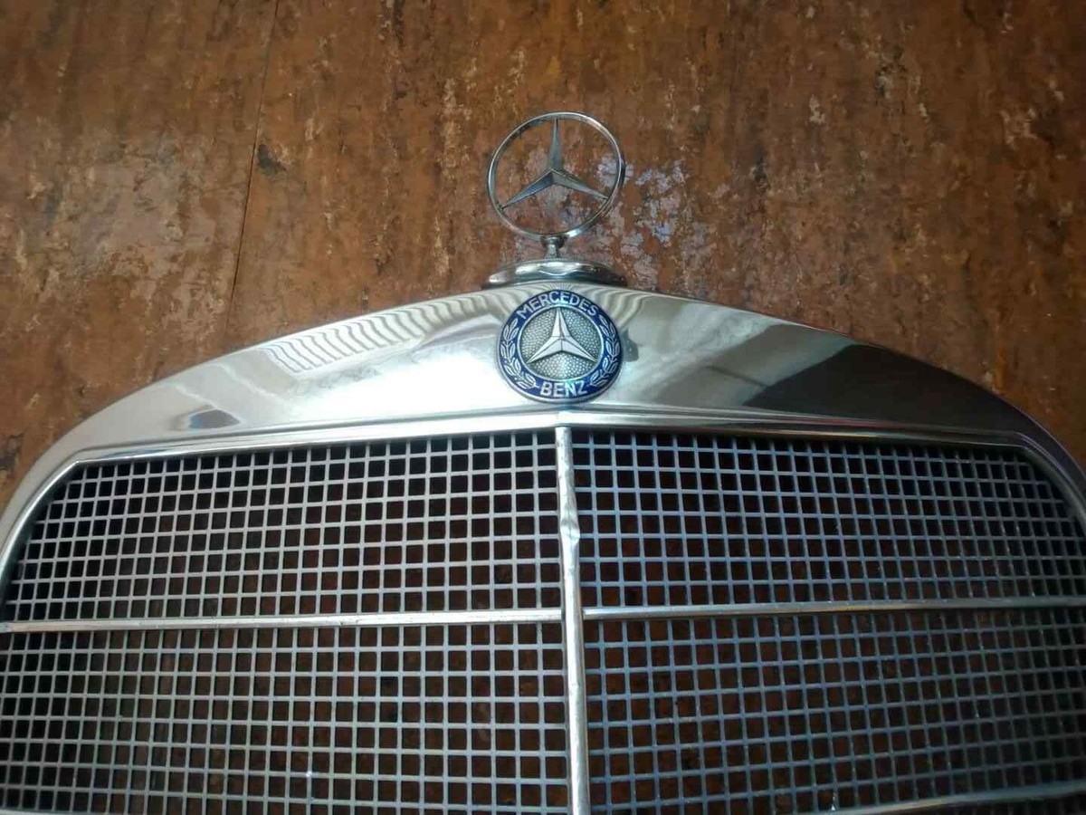 Mercedes-Benz W108 W109 Chrome Bonnet Grille Front | OE | Germany