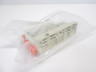 New SMC SV1000-51D1-14AR-N9 Valve Manifold, 2x 5/16'', 2x 5/32''