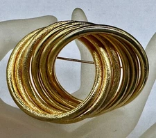 VINTAGE GOLD TONE HOOP LOOP TWISTED TEXTURED ART DECO BROOCH PIN