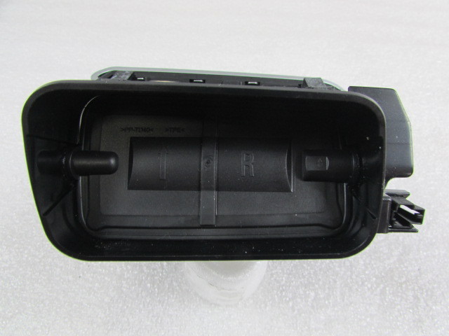 Maserati Ghibli, Air Vent, Right(RH) Front Outer, Used, P/N 6700190610
