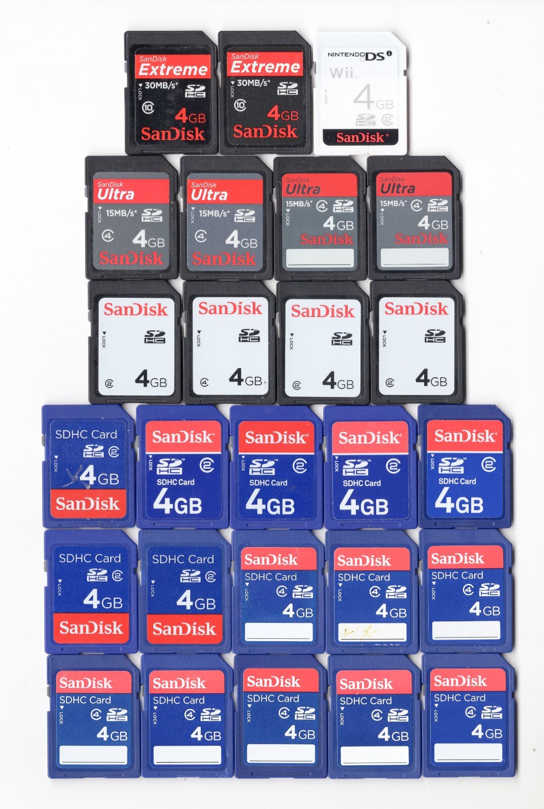 Lot Of 26x SanDisk 4GB SDHC Camera Memory Cards