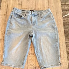 NYDJ Sophie Capri Jeans Light Wash Denim Womens Size 10 Lift Tuck Technology