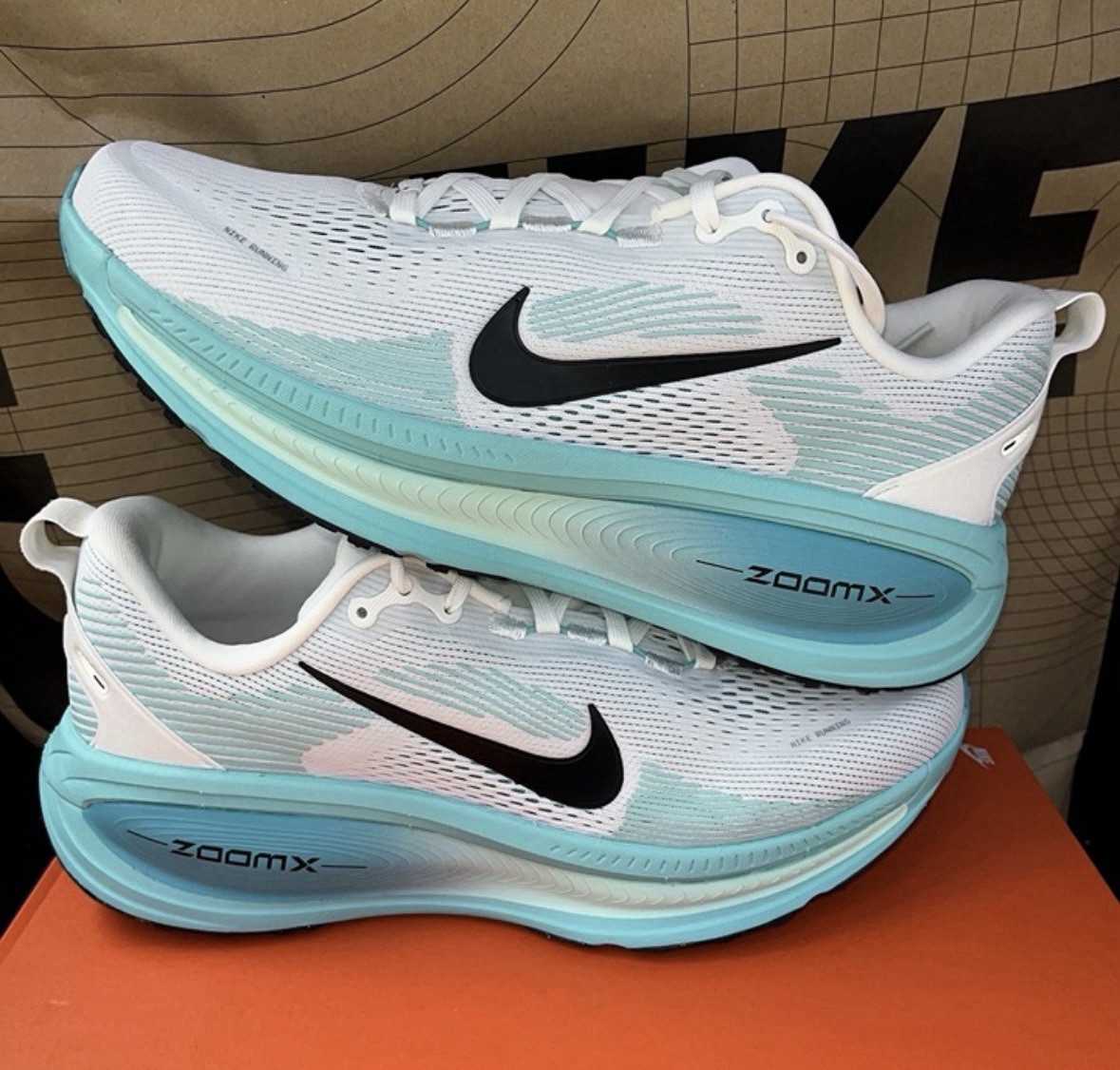 【NIKE】ホワイト/ミント シューズ NEW Nike Vomero 18 White Dusty Cactus Black Running NBY HM6803103