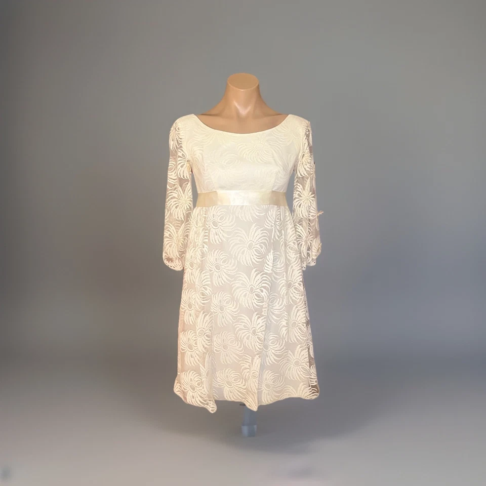 VTG Ivory 60s 70s Mod Hippie Flower Lace Boho Wedding Gown by Bridal Originals 6 - Image 2 of 4