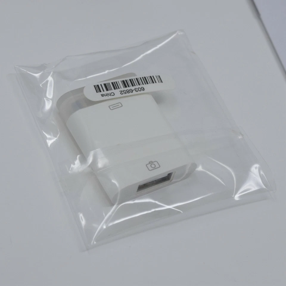 Apple iPod Camera Connector Adapter - Image 3 of 3