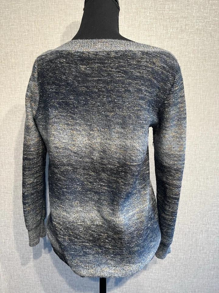 Suéter Pullover DB Established 1962 Talla L Para Mujer Acero Azul/Gris Cuello Barco Foto 3 de 4