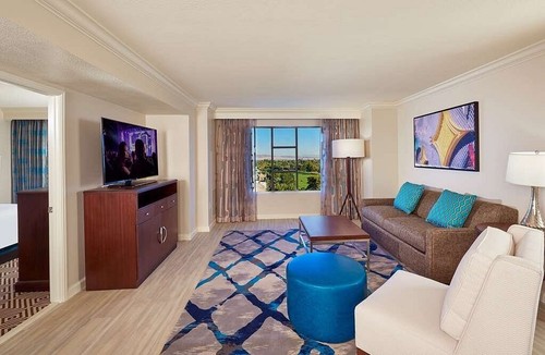 HGVC ON PARADISE ~ 8,000 ANNUAL PTS ~ 2025 FREE USAGE AVAILABLE!! - Picture 4 of 10