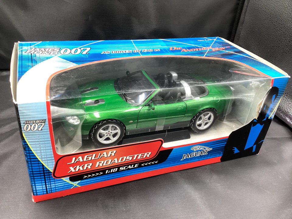 Beanstalk 007 Jag XKR Roadster "Die Another Day" 1:18 Scale Inv. #0558 - Image 2 of 4