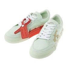 Off White Women's Arrow Low Top Sneakers 53232963