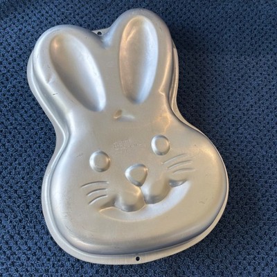 Wilton Bunny Face Cake Pan Easter Rabbit Aluminum Baking Mold 2105-2074 2003