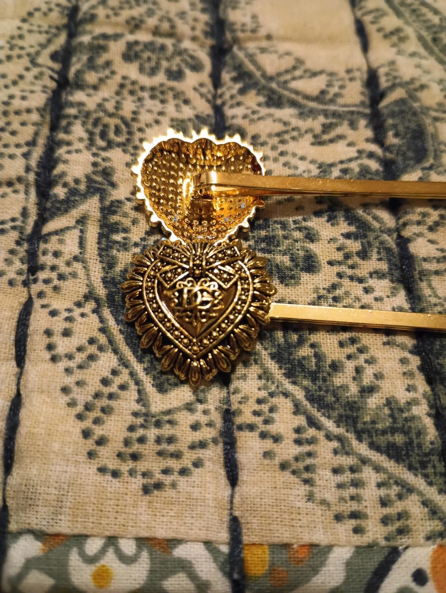 Dolce and Gabanna Gold Metal Heart Hair Pins (Or Best Offer  display picture 1