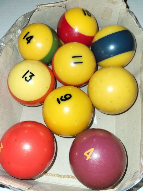 Billard (Pool) Balls (Total 9) See pictures