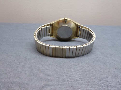 Men's Vintage TIMEX Mechanical Water-Resistant Gold Watch - Works Great! - Picture 5 of 6