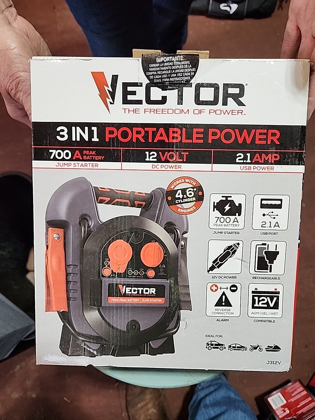 VECTOR 700 Peak Amp Jump Starter, One USB Charging Port,