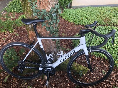 Factor O2 Carbon 2021 56cm