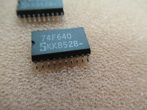5 x 74F640D 74F640 74F640SC Octal Bus Transceiver with 3-STATE Outputs SMD 20PIN - Picture 2 of 2