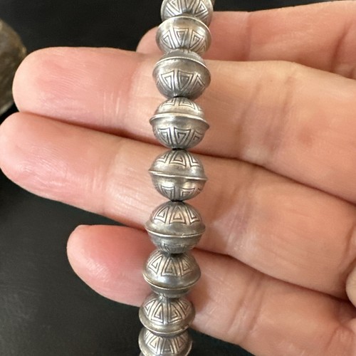 Handmade Stamped Navajo Pearls 8mm Beads 7” Sterling Silver Bracelet - Picture 9 of 13