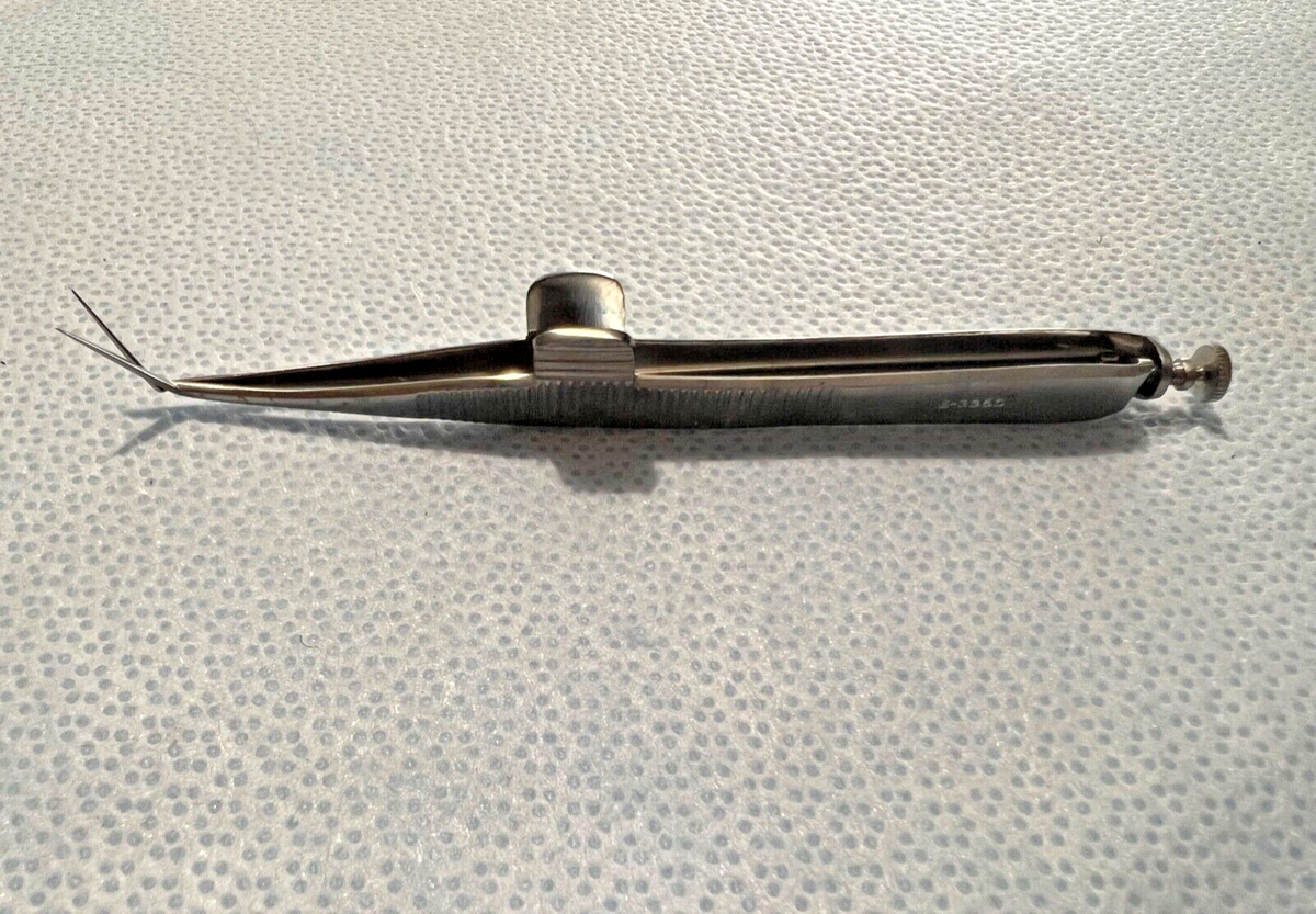Storz E3360 DeWecker Iris Scissors 4-1/2
