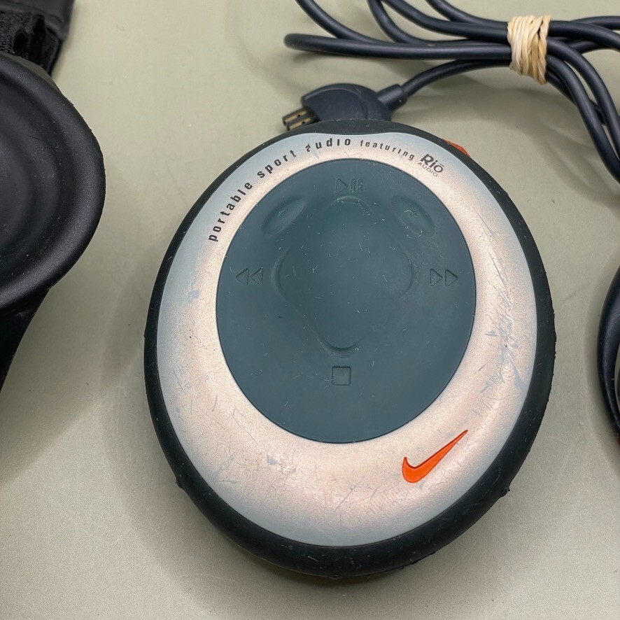 トップス 00s NIKE MP3 player gimmick set up tech Nike Rio Audio Portable Sport Audio Player Rio MP3 For Parts AS/IS